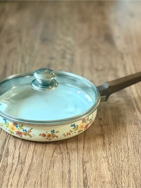 Vintage 70's JMP Sweet Flowers Floral Enamelware Pan Lid Retro Cookware Set